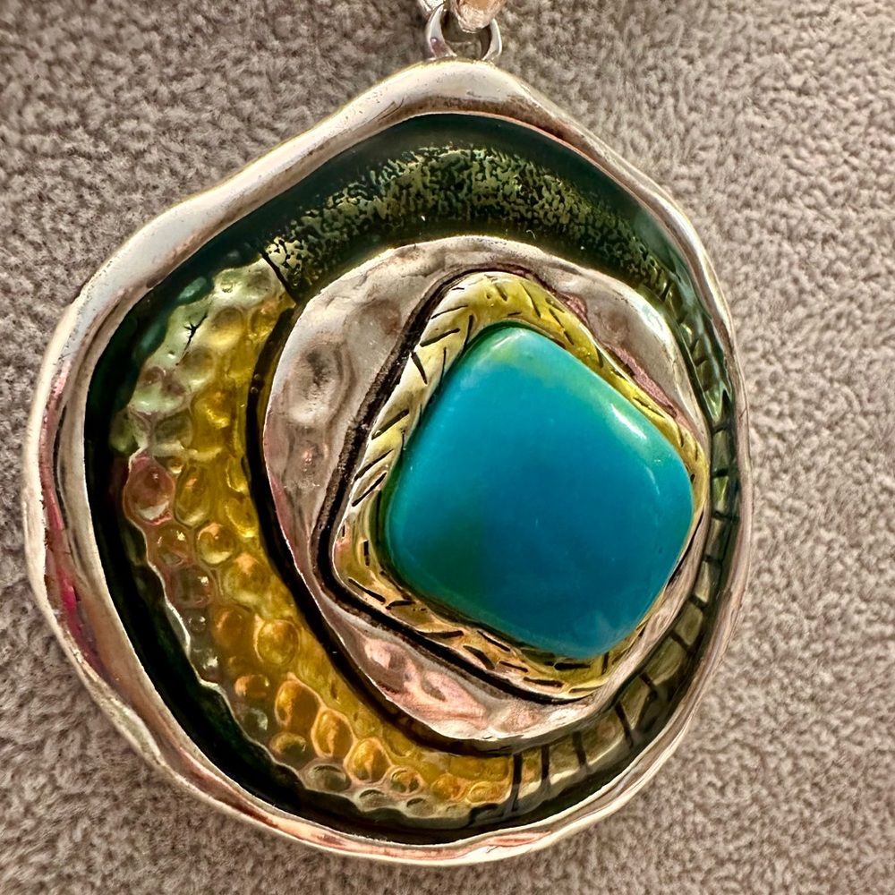 Multi color medallion pendant necklace - Picture 4 of 9
